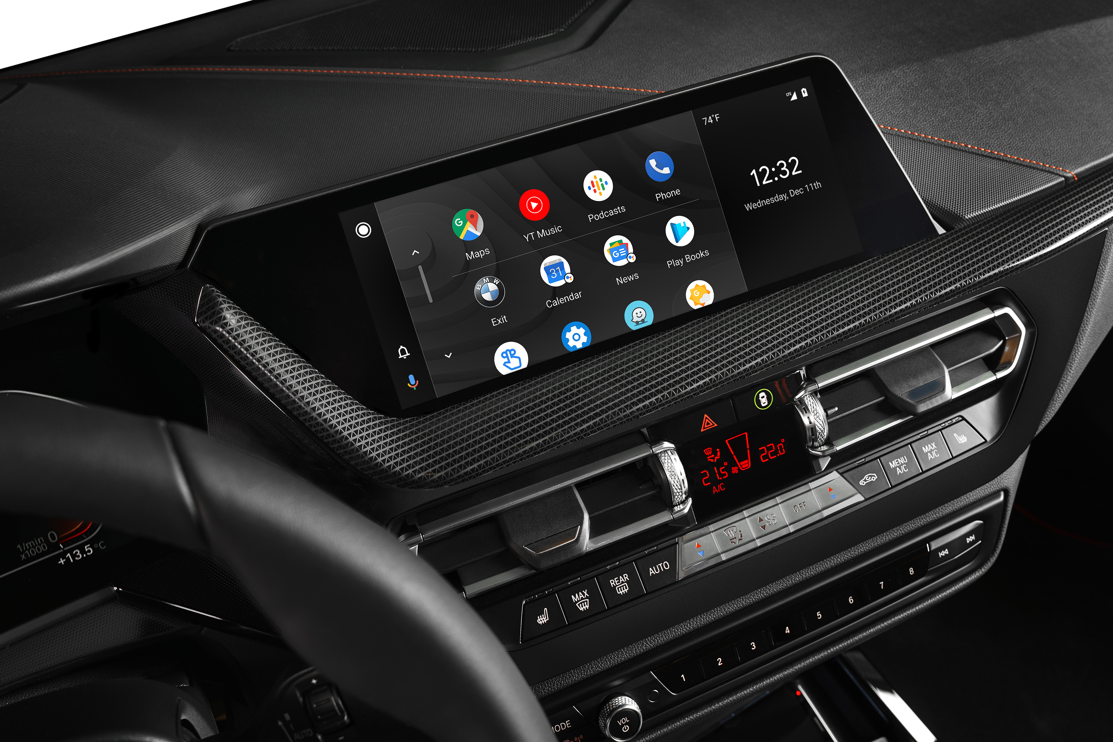 Pantalla del tablero de un BMW con la cuadrícula de aplicaciones de Android Auto, en una fotografía oficial de archivo de 2019.